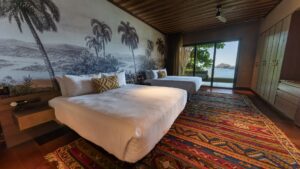 CR The Hive Large Beds Tropical