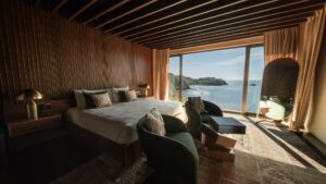 CR The Hive Luxurious Modern Bedroom Ocean View