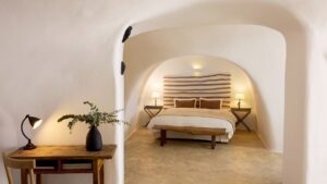 GR Iconic Cave Suite Bedroom