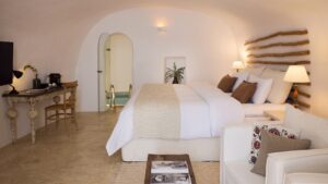 GR Iconic Classic Cave Room King Bed